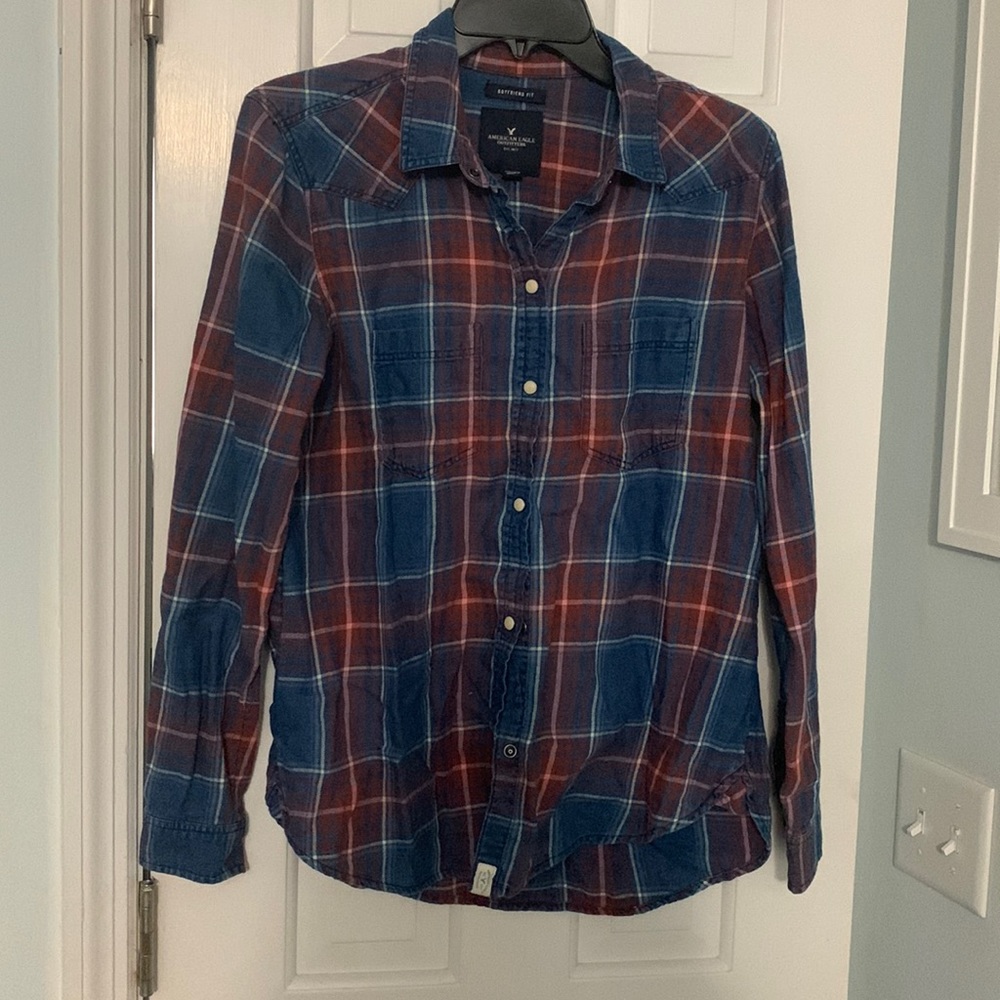Med American Eagle snap up flannel with front pockets